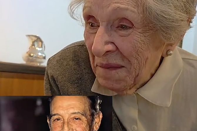 Sati plače od radosti dok gleda svog pokojnog muža u veštačkoj inteligenciji (AI) videu Sati plače od radosti dok gleda svog pokojnog muža u veštačkoj inteligenciji (AI) videu