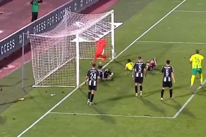 Milošević, Partizan, gol AEK Milošević, Partizan, gol AEK