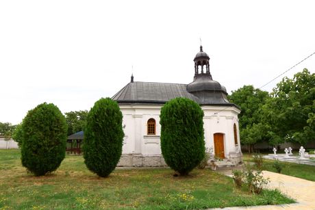 Manastir Fenek Manastir Fenek