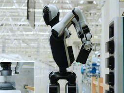 Kina predstavila prvi humanoidni robot na svetu koji menja svoju bateriju