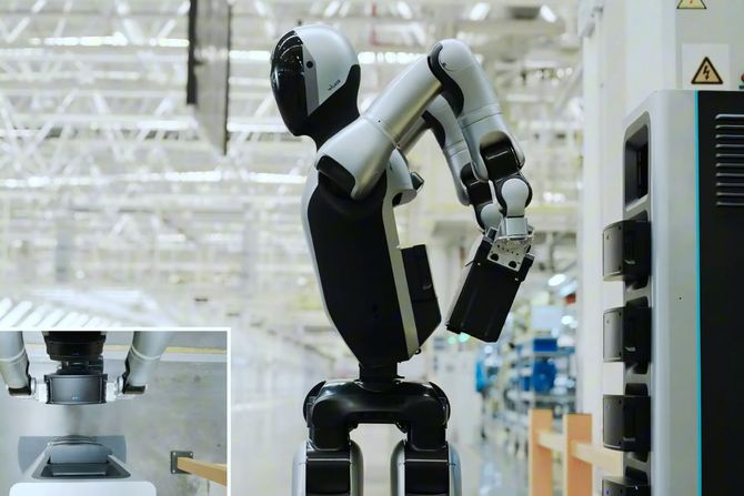 Kina predstavila prvi humanoidni robot na svetu koji menja svoju bateriju