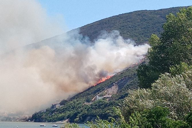 Požar iznad Njivica, Herceg Novi