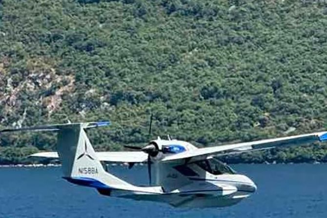 Hidroavion, Boka, Bokokotorski zaliv, Crna Gora