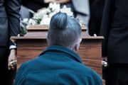 Nikada ne govorite "Primi moje saučešće", već ovo: Ožalošćenima se prilazi na jedan jedini način