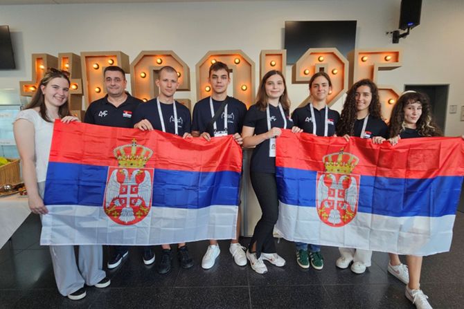 Medalje, informatika, devojke