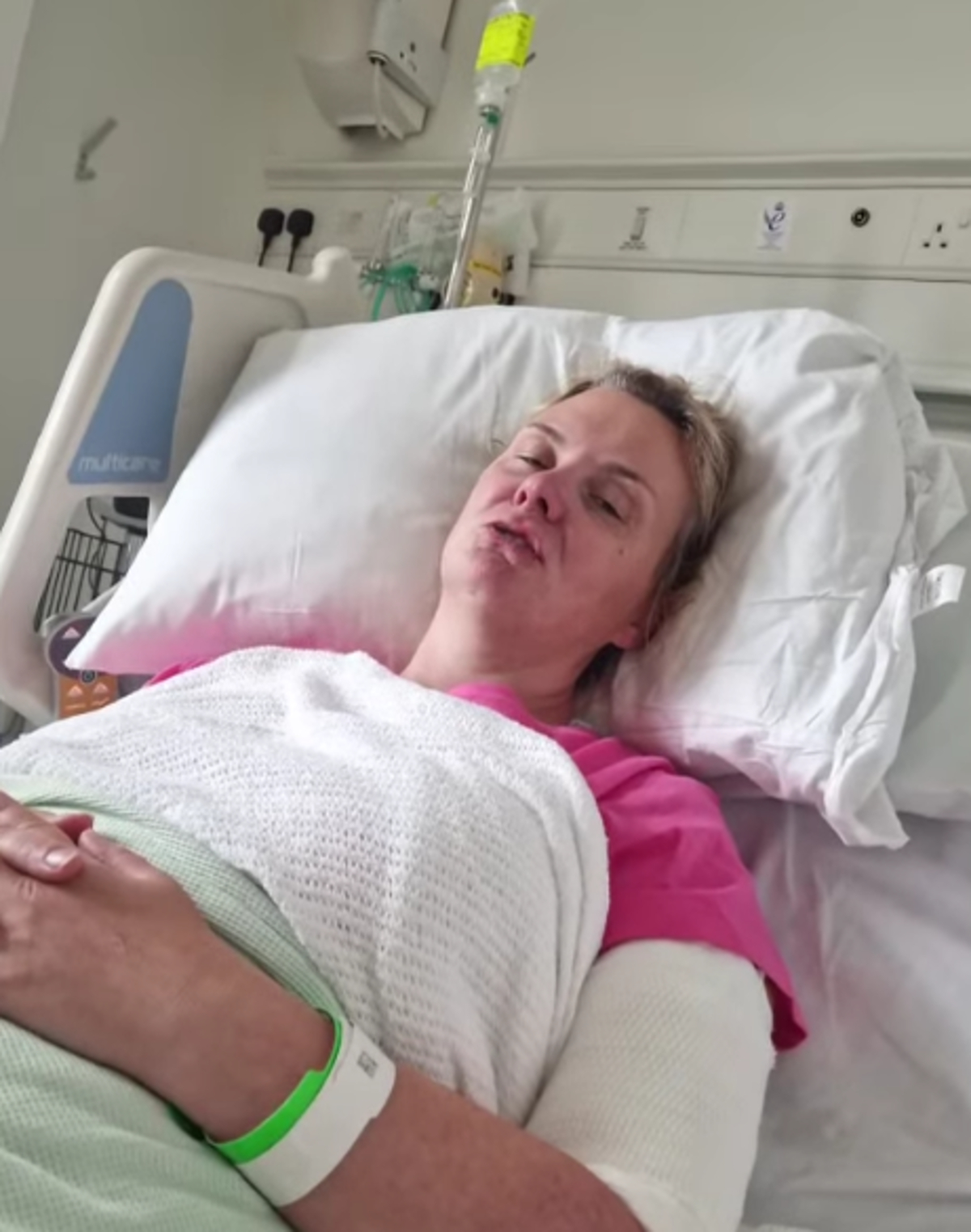 Ako ovo imate u dvorištu, PAZITE: Plamen je PROGUTAO njihovu kuću, morala je 10 puta da presađuje kožu