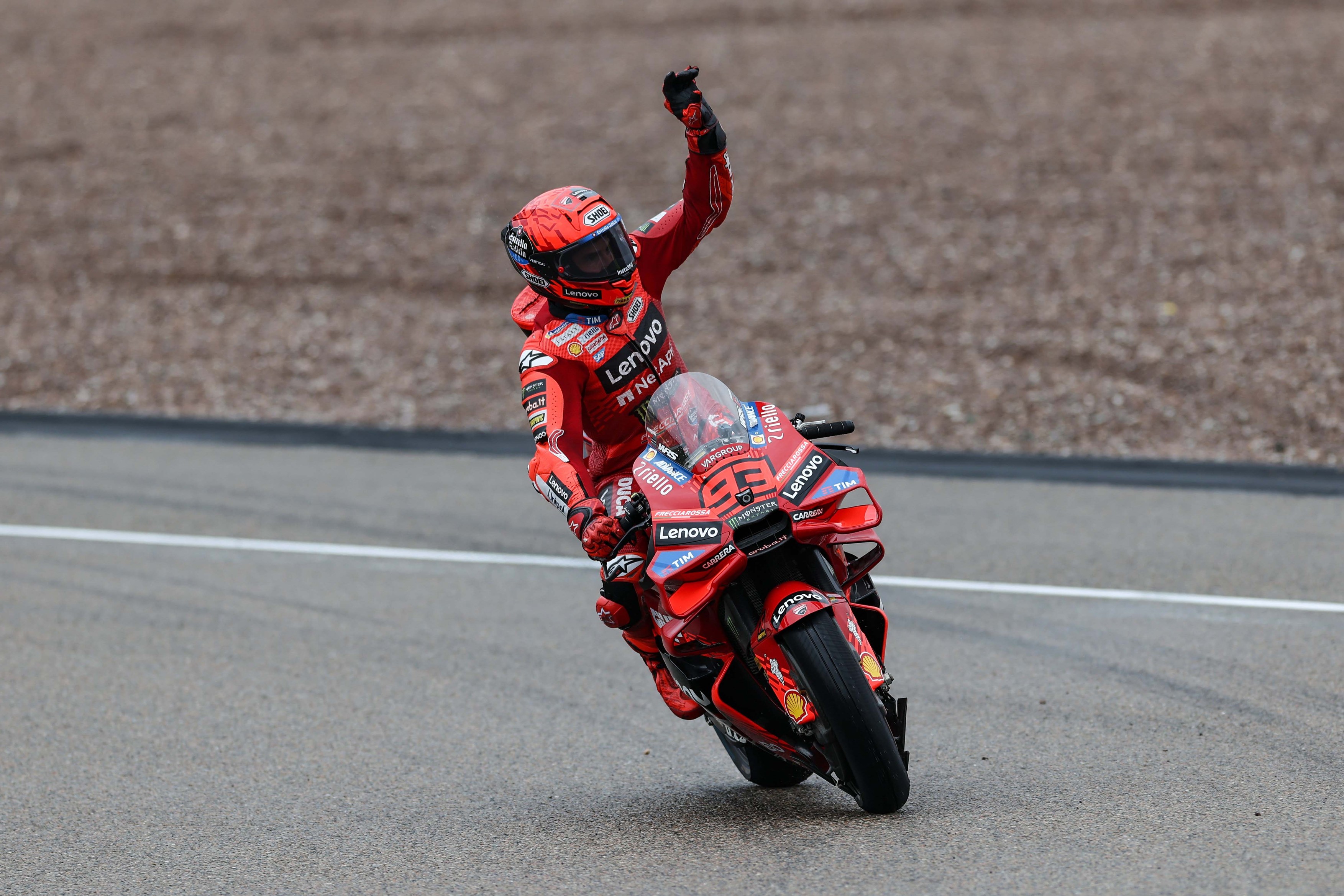 Haos u Herezu: Markez pao sa motocikla, ali na kraju odneo pobedu u sprintu