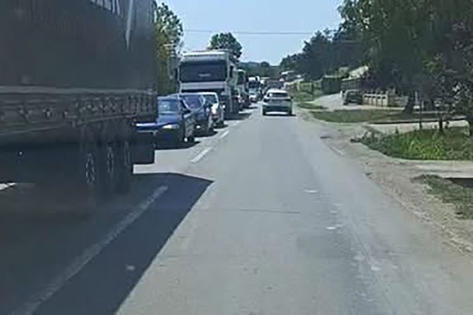 Irig, gužve u saobraćaju