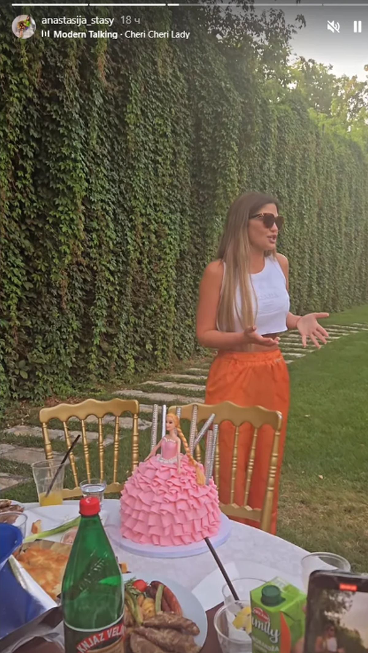 Ana Radulović proslavila rođendan: Voditeljka šokirala sve stajlingom, nećete verovati koliko godina puni