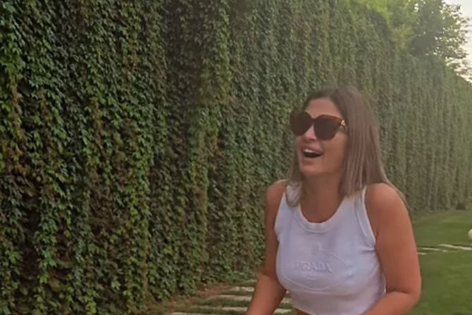 Ana Radulović Ana Radulović