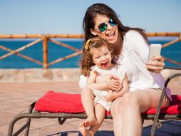 mama, dete, ćerka, plaža, porodica, slikanje, roditelj