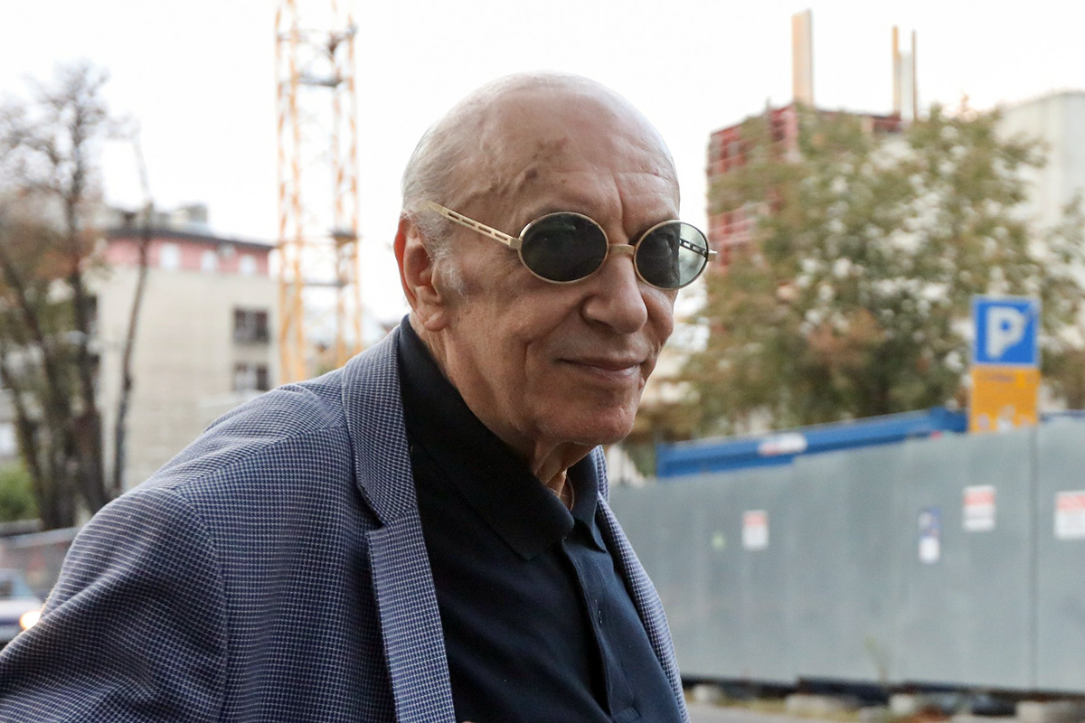 Decu ostavio bez nasledstva, a pastorcima prepisao sve: Pevač sve prepisao ženi s kojom se pred smrt oženio