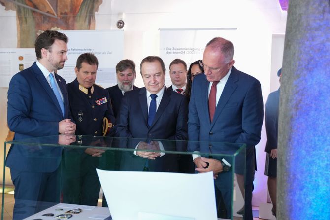 Ivica Dačić, Gerhard Karner