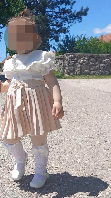 Dete devojčica hronika