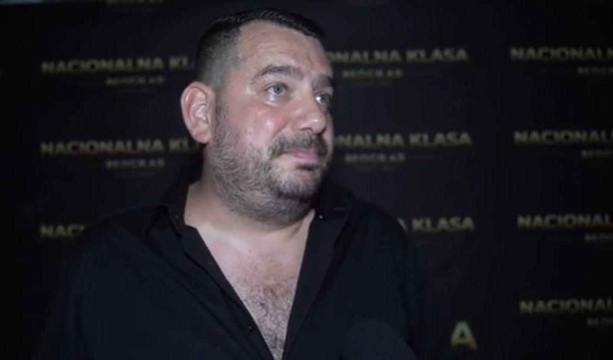 "Koji mentol": Peđu Medenicu brutalno isprozivali pred nastup! Pevač u šoku istrčao iz toaleta