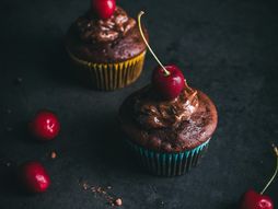mafini sa višnjama i čokoladom, čokoladni mafini, mafini, mafini sa čokoladom, višnje