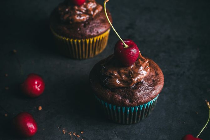 mafini sa višnjama i čokoladom, čokoladni mafini, mafini, mafini sa čokoladom, višnje mafini sa višnjama i čokoladom, čokoladni mafini, mafini, mafini sa čokoladom, višnje