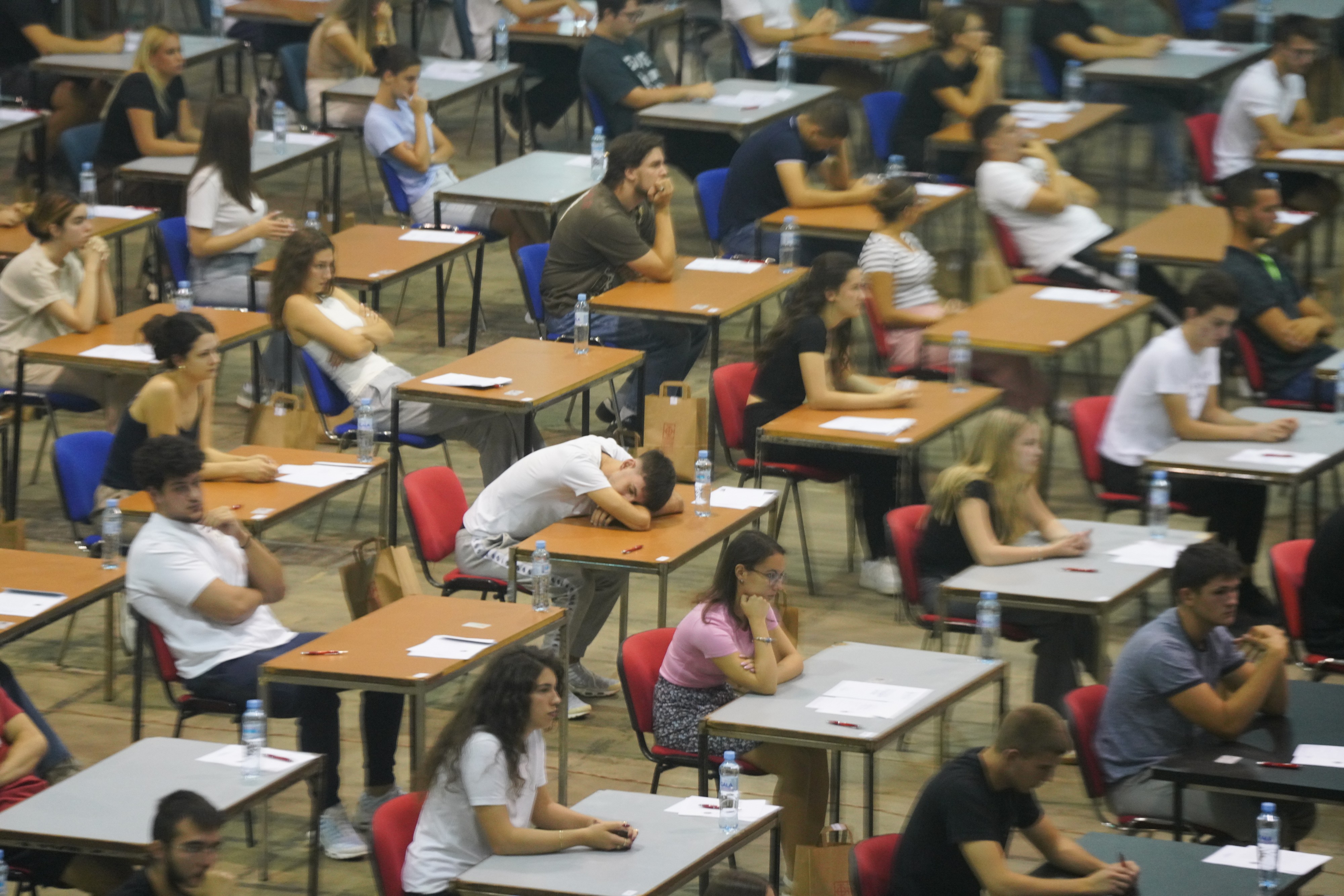 Prijemni na fakultetima Univerziteta u Kragujevcu počinju sutra i nastavljaju se u Beogradu, Novom Sadu i Nišu