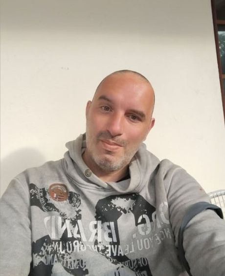 Tino traži ženu na FB Tino traži ženu na FB