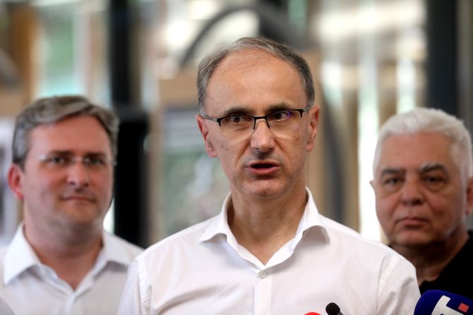 Đuro Macut obeležavanja 100 dana rada Vlade Srbije Caričin grad Lebane Đuro Macut obeležavanja 100 dana rada Vlade Srbije Caričin grad Lebane