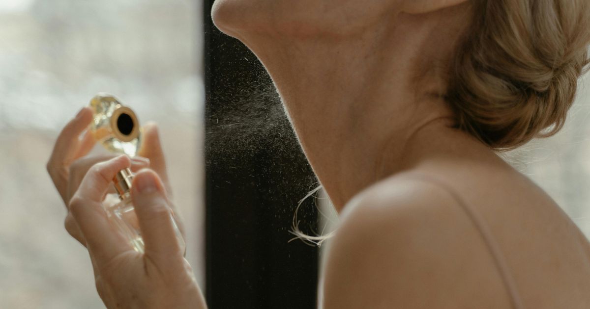 Ako stavljate parfem svaki dan, ovo je upozorenje za vas: Naučnici otkrili šta radite sebi