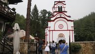 "Sin je bio otpisan, mesecima na aparatima": Otac pošao u Tumane, niotkuda se pojavila žena s porukom o detetu