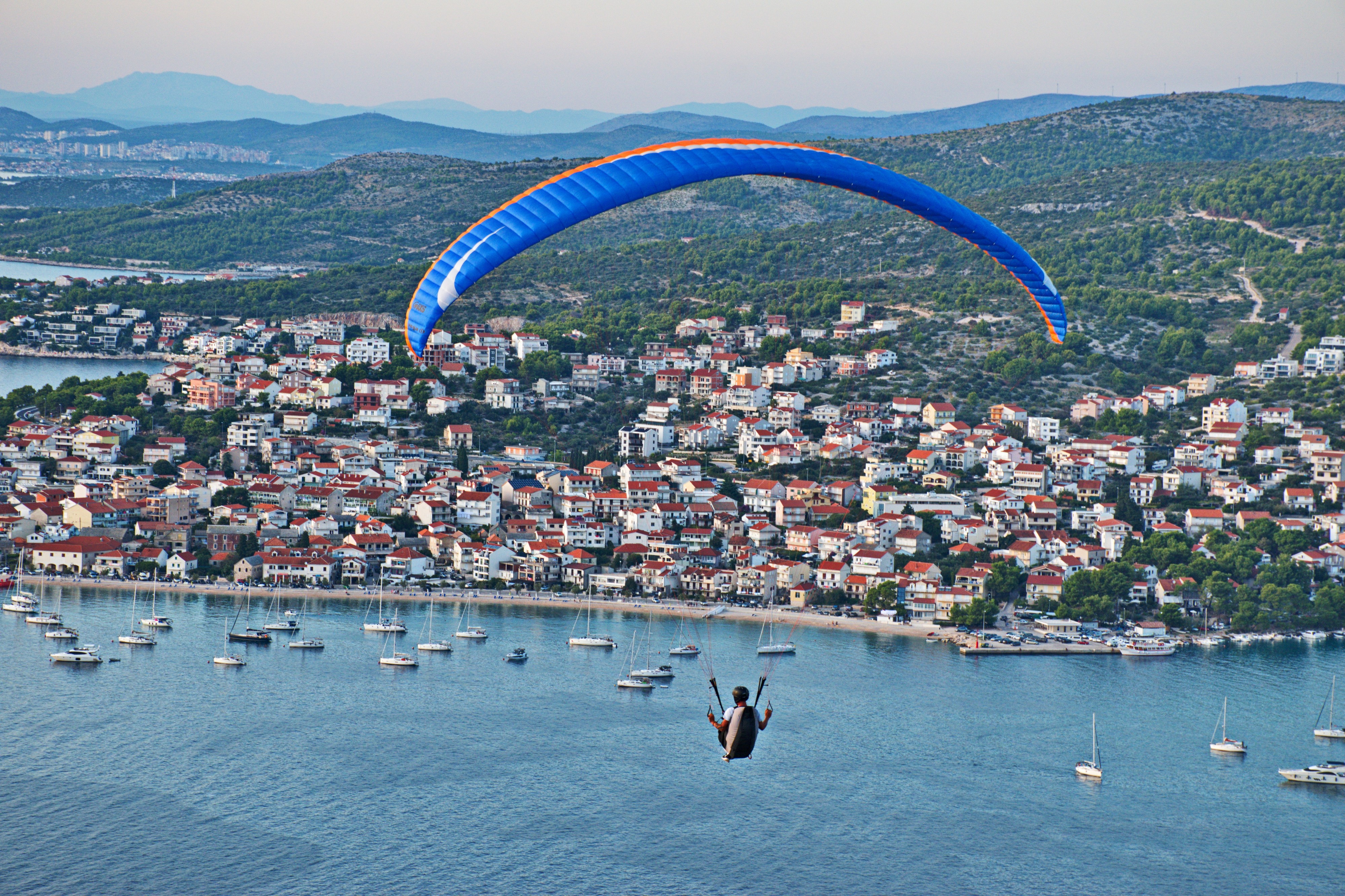Paraglajderista pao u Istri, sa teškim povredama prevezen u bolnicu