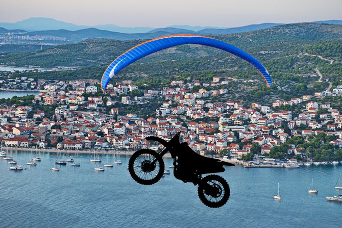Hrvatska, Dalmacija, Primošten, paraglajding, motor Hrvatska, Dalmacija, Primošten, paraglajding, motor
