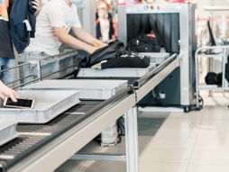 kontrola na aerodromu