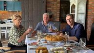 Vučić posetio Tomislava Nikolića: "Srećan što sam mogao da čujem mnogo mudrih saveta"