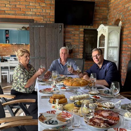 Aleksandar Vučić, Dragica i Tomislav Nikolić Aleksandar Vučić, Dragica i Tomislav Nikolić