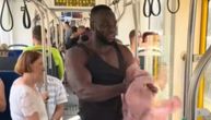 Scena iz tramvaja u Sarajevu oduševila gledaoce: Reakcije putnika sve govore!