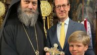Princ Filip sa sinom posetio Hilandar: Mali Stefan sa ocem drži krst svog slavnog čukundede
