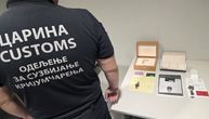 ŠOK NA GRANICI: Stavili bogatstvo na ruke, a kad je carinik otvorio JEDAN RANAC usledio je MUK!