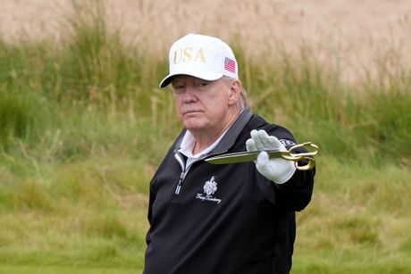 Donald Tramp Trump golf teren otvaranje Škotska