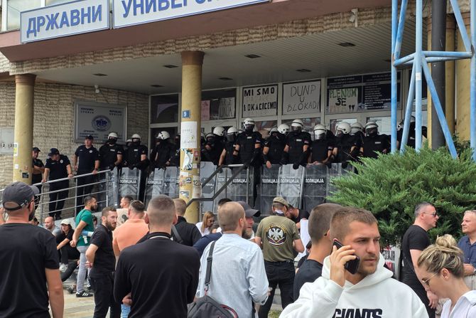 univerzitet novi pazar, blokada, policija univerzitet novi pazar, blokada, policija