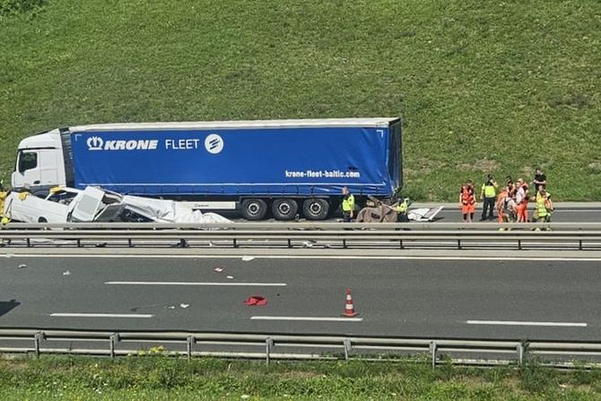 Slovenija nesreća autoput