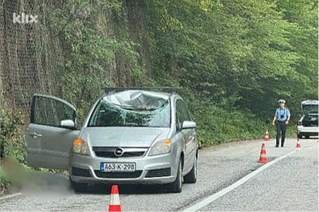 odron, foca, stena, poginuo suvozac, vozac povredjen odron, foca, stena, poginuo suvozac, vozac povredjen