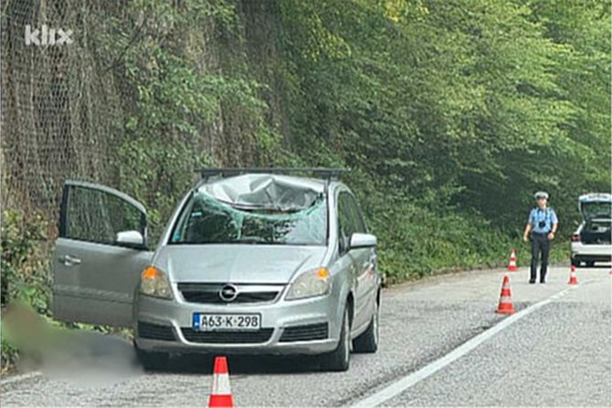 odron, foca, stena, poginuo suvozac, vozac povredjen odron, foca, stena, poginuo suvozac, vozac povredjen