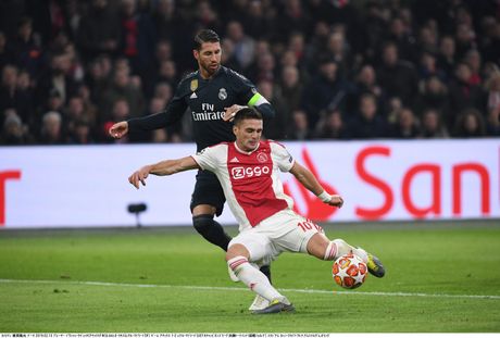 Dušan Tadić, Serhio Ramos Dušan Tadić, Serhio Ramos