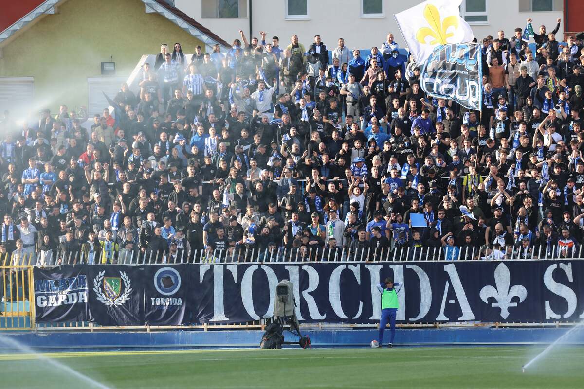 Navijačka grupa iz Srbije otišla u Zenicu da navija za Bosnu i Hercegovinu protiv Italije u baražu za SP