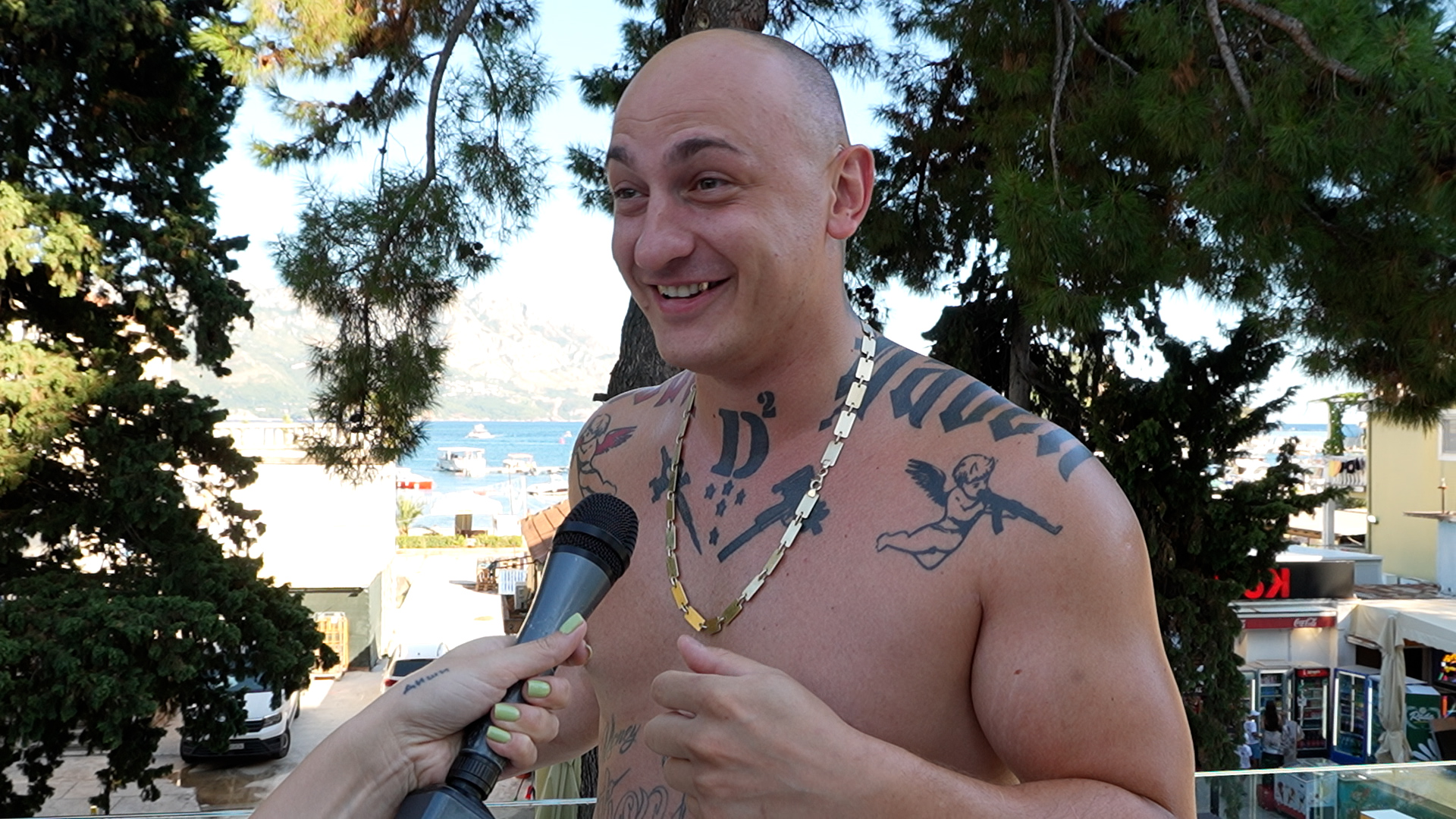 "Pevam na USB, kod mene nema krize!" Desingerica o sezoni u CG, Pinkovim zvezdama, pecnuo i Mariju Šerifović