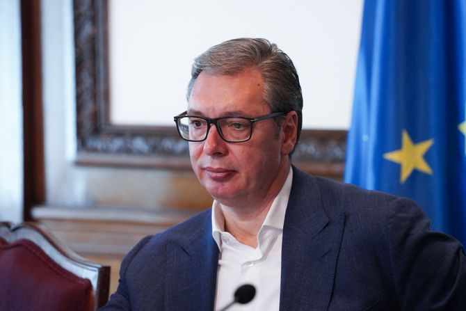 Aleksandar Vučič sednica Aleksandar Vučič sednica