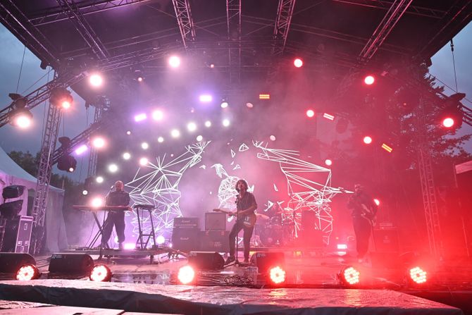 Drugi dan MMF-a: Dan u kojem su se žanrovi, energije i generacije preplitali u gotovo filmskom ritmu Drugi dan MMF-a: Dan u kojem su se žanrovi, energije i generacije preplitali u gotovo filmskom ritmu