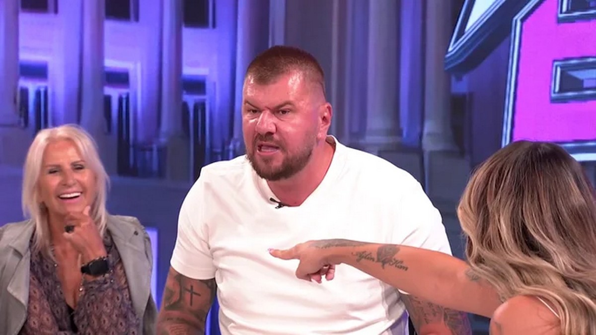 Janjuš besan uleteo u studio Pinka! Urlao na Aneli zbog bivše žene: "Ko je pokazao slike? Sram vas bilo!"