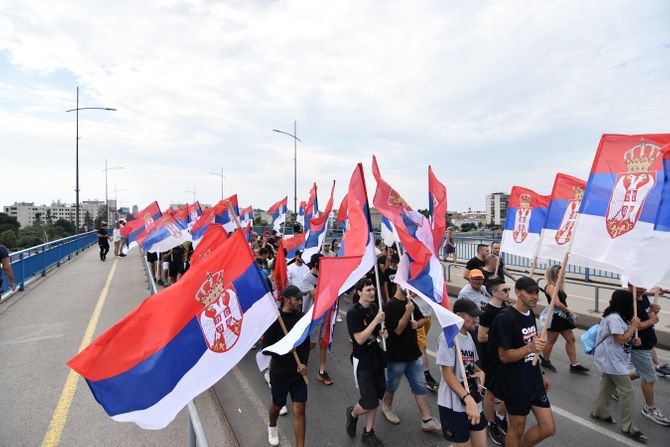 NOVI SAD, SREMSKI KARLOVCI, KRENULI GRAĐANI NOVI SAD, SREMSKI KARLOVCI, KRENULI GRAĐANI