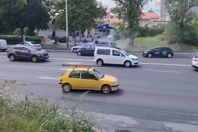 Altina, kod pumpe, hapšenje