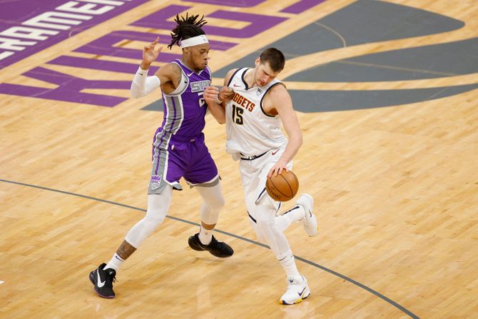Rišaun Holms i Nikola Jokić Rišaun Holms i Nikola Jokić