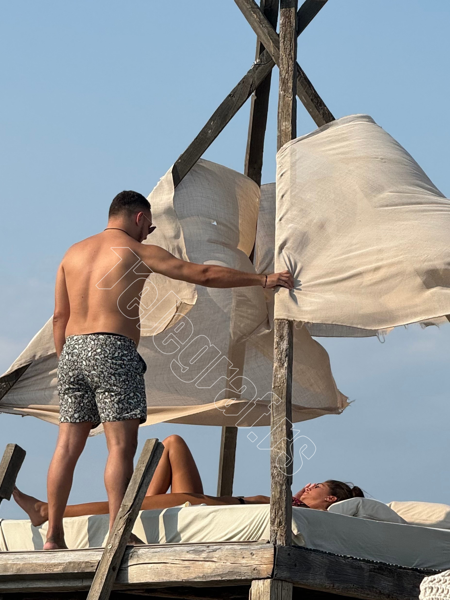 "Njihova veza je budalaština!" Pevačica oplela po Anđeli i Gastozu: "Raskinuće, on nije zaljubljen u nju"