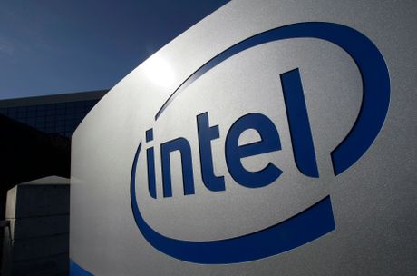 Donald Tramp, Lip Bu Tan, CEO Intel Donald Tramp, Lip Bu Tan, CEO Intel